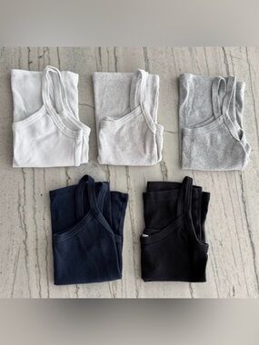 LOT Aritzia • HomeStretch Rib Spectrum Cami Tanks (8)